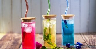 Thé glacé aux fleurs du jardin
